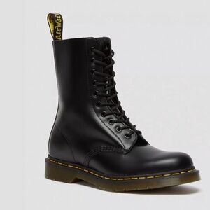 Womens Dr. Martens Black Lace-Up 1490 Smooth Leather Mid Calf Boots 6